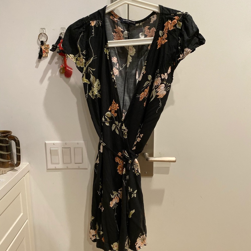 BRANDY MELVILLE Floral Wrap Dress